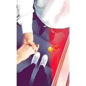 pic loading ...