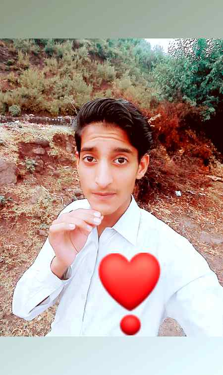 اس کو سینے نہیں لگایا تو 
سانس کا مسئلہ رھے گا مجھے💔🥀
Thanks Shari 😊❤👈🤘