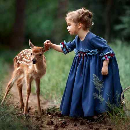 Cute baby with baby of deer😍😍 BEAUTIFUL