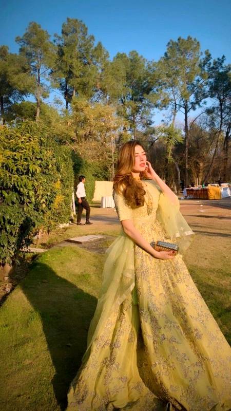 Nimal khawar looking gorgeous 💕💕