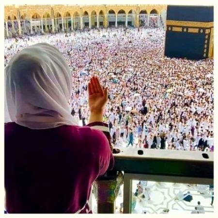 خوشی اس وقت ملتی ہے
جب انسان سو رہا ہو۔۔
اور خواب میں
 خانہ کعبہ 💖پہنچا ہو۔۔!!

✪اللهمَّﷺصَلِّﷺوَسَـــلِّمْﷺوَبَارِك✪
✪ﷺْعلىﷺنَبِيِّنَـــاﷺمُحمدﷺ✪