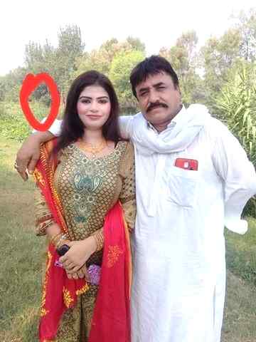 iss picture me koi khass bat ha btaoo