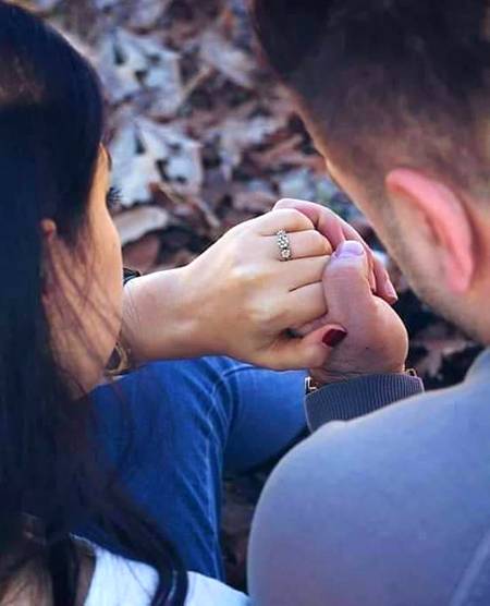 مرد اگر عورت کو روکتا ہے ٹوکتا ہے💕
 اسکا یہ مطلب نہیں کہ وہ شک کرتا ہے😒
یا اس پر اعتبار نہیں کرتا😶
بلکہ وہ اسے اپنی عزت سمجھتا ہے💕
اور اسکا خیال خود سے بھی زیادہ رکھتا ہے❤️
 اور ایسی عورت دنیا کی خوش نصیب عورت ھوتی ہے🖤🥀

 💚🥀



 *_🔥یه وقت بھی گزر جاۓ گا🔥_*