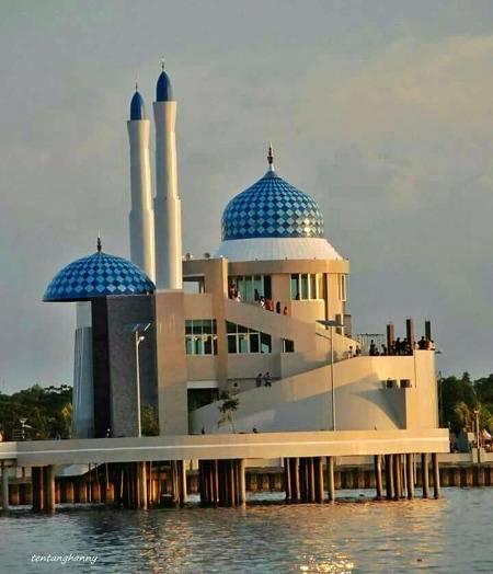 A stunning Mosque in Indonesia 💕💕