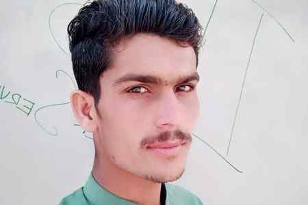 عشق کی آخری نسل سے  ہیں ہم۔۔۔۔ 🔥🔥ہمارے بعد جسموں کی بھوک ہوگی