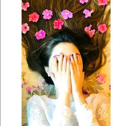 اچھا ضرور بنے لکین ثابت کرنے کی ضرورت نہیں -🥀❤