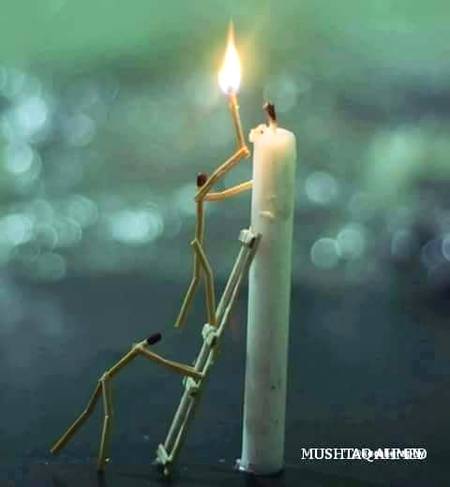 ﺩﻝ ﻟﮕﯽ ﻧﮧ ﮨﻮ ﺟﺎﺋﮯ ﮐﺴﯽ ﺳﮯ ﯾﮧ ﺧﯿﺎﻝ ﮐﺮﻧﺎ ﻣﯿﺮﮮ ﺩﻭﺳﺖ
ﺩﻥ ﺗﻮ ﮔﺰﺭ ﺟﺎﺗﮯ ﮨﯿﮟ ﺧﺪﺍ ﮐﯽ ﻗﺴﻢ ﺭﺍﺗﯿﮟ ﻣﺎﺭ ﺩﯾﺘﯿﮟ ﮨﯿﮟ