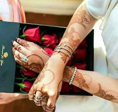 میں جو بولوں گا تو گزروں گا ناگوار بہت۔۔!!
اس سے بہتر ہے کہ مجھے منہ نہ لگایا جائے۔۔!!