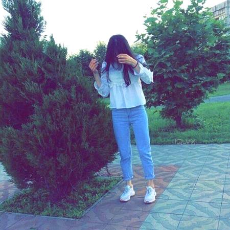 انہیں محبت کی کیا پہچان, وہ تو بس اتنا جانتے ہیں💔 کہ بات ختم، جذبات دفن، دل ٹوٹے، جان چھوٹے.!💔💔💔 
UM e Hani Rajpoot