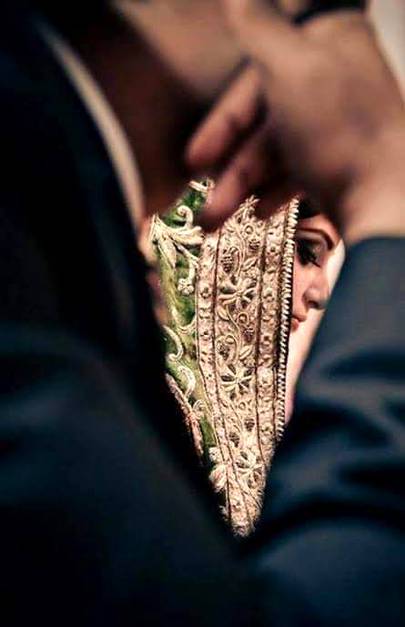 اس لمحے پہ قربان جائیں 
جس میں ہم تجھے یاد آئے