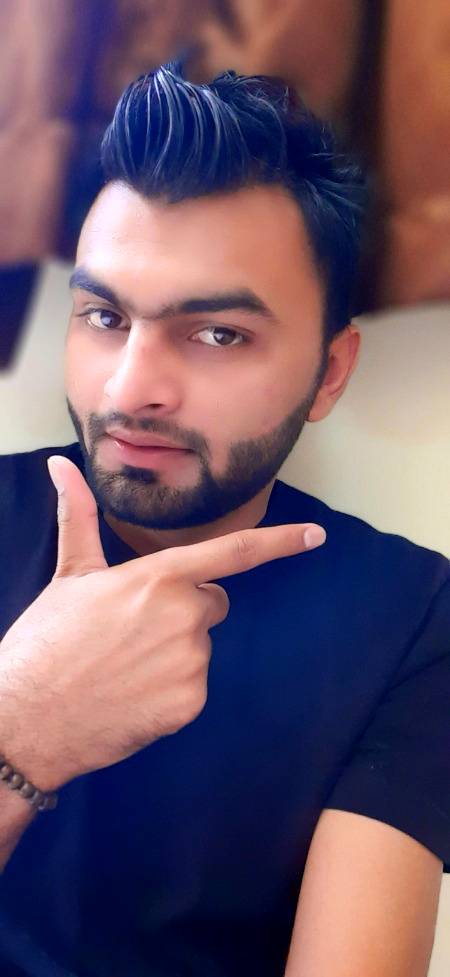 میں نیم مردہ اسیر انساں کا قہقہہ ہوں
میں سرخ اینٹوں کے خونی پنجروں میں رہ چکا ہوں
