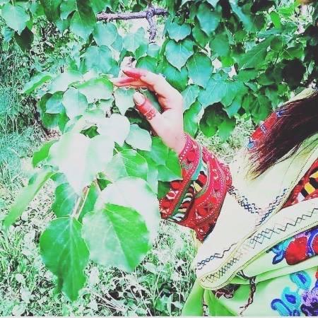 چھوڑونہ یار کیا رکھا ہے سننے سنانے میں کسی نے کسر نہ چھوڑی دل دکھانے میں 
Um e Hani Rajpoot