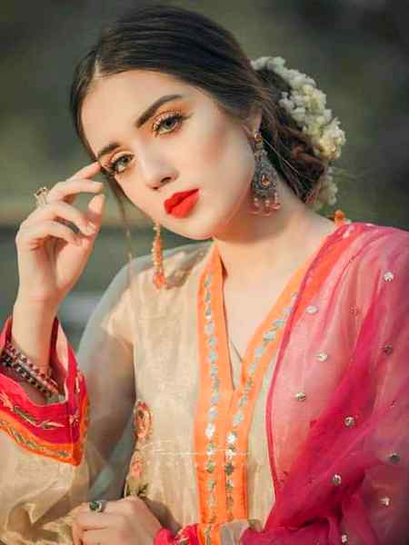 TErayy hijrr mei yEh pta chla__k__mEri Umar kitni draaz hai ..!!💚