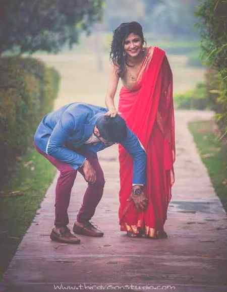 یوں تو پاگل ہے وہ میرے لئے
مگر جناب پاگلوں کا کیا بھروسہ