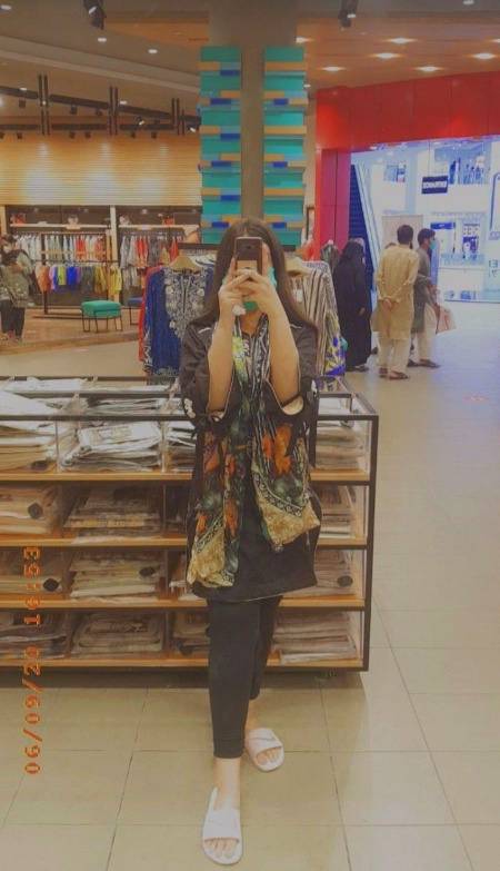 ﺧُﺪﺍ ﻧﮯ ﺻﺒﺮ ﮐﺮﻧﮯ ﮐﯽ ﻣﺠﮭﮯ ﺗﻮﻓﯿﻖ ﺑﺨﺸﯽ ﮨ ﺍﺭﮮ ﺟﯽ ﺑﮭﺮ ﮐﮯ ﺗﮍﭘﺎﺅ ﺷﮑﺎﯾﺖ ﮐﻮﻥ ﮐﺮﺗﺎ ﮨﮯ
Um e Hani Rajpoot