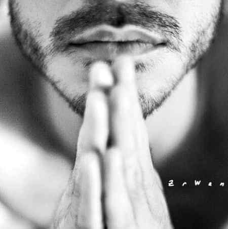 صرف ایک بار پرکھ کر نہیں چھوڑا تم کو
تم میری جان بہت بار منافق نکلے
❍°•┈•❁💛سائيں💛❁•┈•°❍
