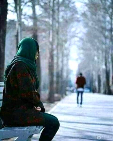 شام  ڈھلتی  ہے  ، تو  آتی ہے دلاسہ دینے 
پیار کرتی ہے بہت مجھ سے اداسی میری