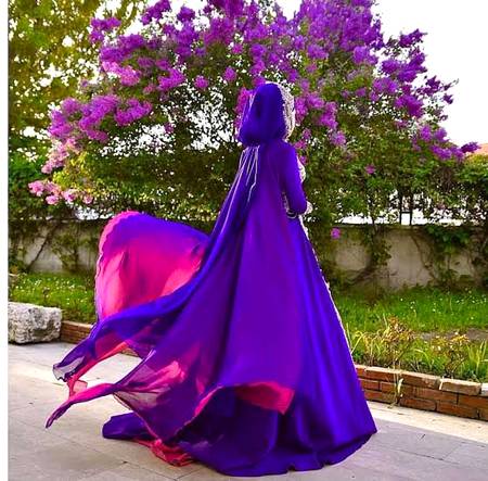 بعض اوقات ,
کوئی ہماری خاموشی کا بھی مستحق نہیں ہوتا
اور ہم اسے احساسات کے ترجمے سنا رہے ہوتے ہیں.