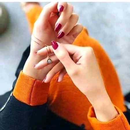 ہجر میں بھی وصال رکھتا ہے
خواب ایسا کمال رکھتا ہے
جب سے میرا خیال چھوڑا ہے
وہ سبھی کا خیال رکھتا ہے
چاند اُس کا مِرے سمندر میں
کتنی موجیں اُچھال رکھتا ہے
اُس کی یادوں کا سلسلہ اب بھی
رت جگوں کو بحال رکھتا ہے
دل بھی خانہ خراب ہے ایسا
ساری یادیں سنبھال رکھتا ہے..!!