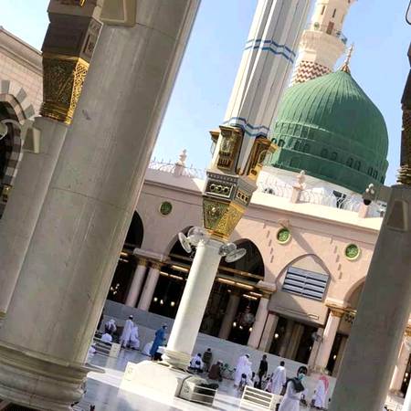 💟الــسلام  عــلیـکم💟

💟صـــبــح بـــــخــــیر 💟

میرا پیمبر عظیم تر ہے.....💟
شعور لایا کتاب لایا💟
وہ حشر تک کا نصاب لایا💟
دیا بھی کامل نظام اس نے💟
اور آپ ہی انقلاب لایا💟
وہ علم کی اور عمل کی حد بھی💟 
ازل بھی اس کا ہے اور ابد بھی💟
وہ ہر زمانے کا راہبر ہے💟
مرا پیمبر عظیم تر ہے ...💟💟💟💟

صلی اللہ علیہ و آلہ وسلم💞