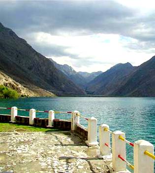 ❣️ Beautiful Satpara Lake ❣️