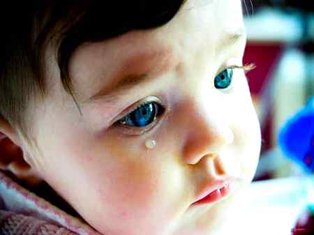 Every heart has a pain💔
Only the way of expressing
Is different💔