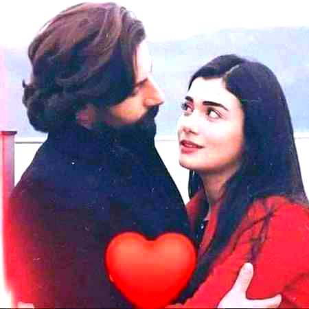 اس نے کہا یہ ساتھ قیامت تک کا ہے
پھر کچھ دنوں کے بعد، قیامت ہی آگئی