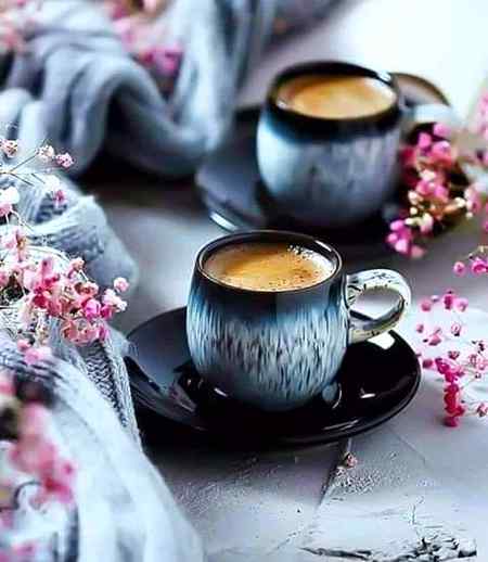 تم نے ایک بار جس کپ میں چائے پی تھی 
ہم نے پھر کبھی اس میں چینی نہیں ڈالی 

❣🔥