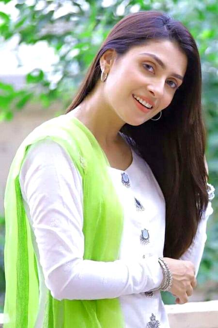 Ayeza Khan
