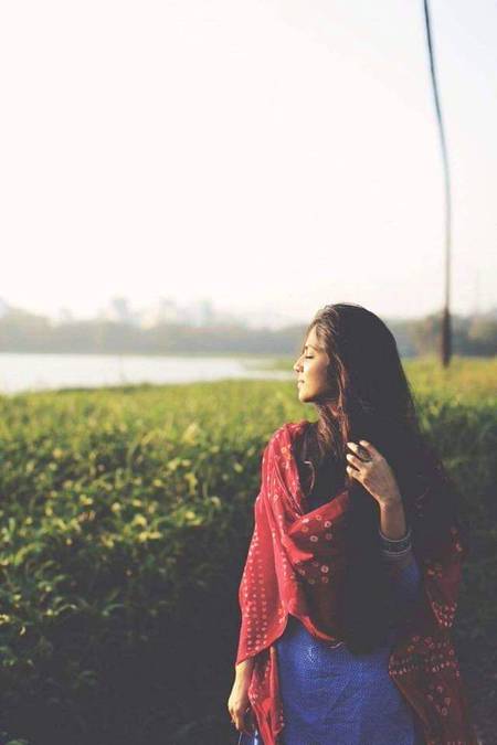 ایک دھوکا ہے دونوں جانب سے 
پر یہ چلتا  رہے تو اچھا ہے