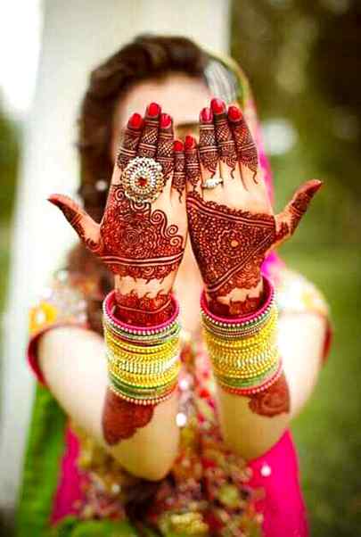 MUGHAL SHARNI fav bangls and mehndi
