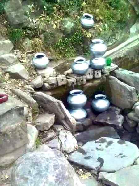 یہ دور کس کو یاد ہے