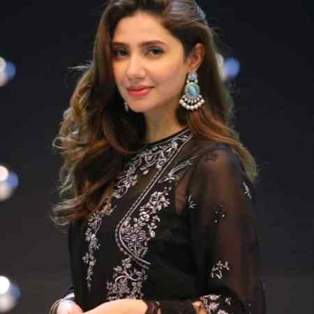 انا کی بات ھو تو یاد رکھنا صاحب
پھر میں ایک بے رحم لڑکی ھوں