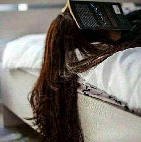 ٹوٹ گئے سب خواب میرے باقی رہا فقط تخیل کا جہاں
میں ہر اس شے کو سوچ کر خوش ہوئی جسے پا نہ سکی