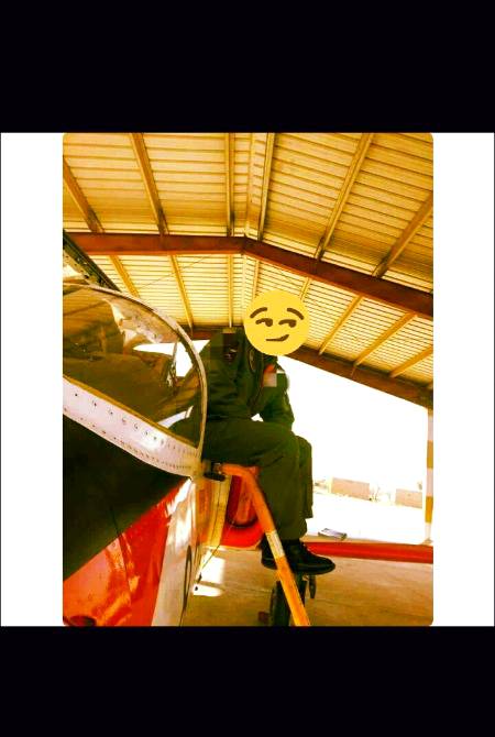 ہماری پوسٹ سے تو لوگ ایسے دور دور بھاگتے پھرتے ہیـــں...!!!
جیسے پوسٹ نہیں چیک پوسٹ ہو!!!😜😜