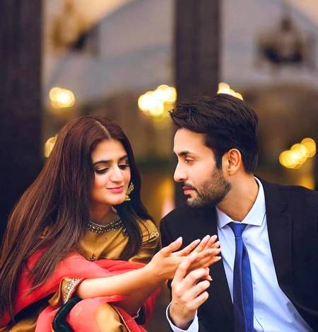 یہاں سبھی کو اجازت نہیں ہے سمجھا کر... 

اگر  میں  پاس  بٹھاوُں  تو  پاس  بیٹھا  کر... 🔥 
Heroo