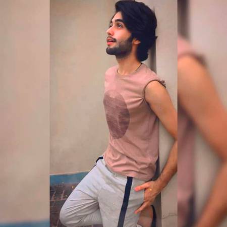 mOmin Mughal...