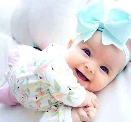 ٹیچر بیٹا آپ کا پیپر خالی کیوں تھا ؟ 
میں خاموشیاں ہی بہتر ہیں لفظوں سے لوگ روٹھ جاتے ہیں