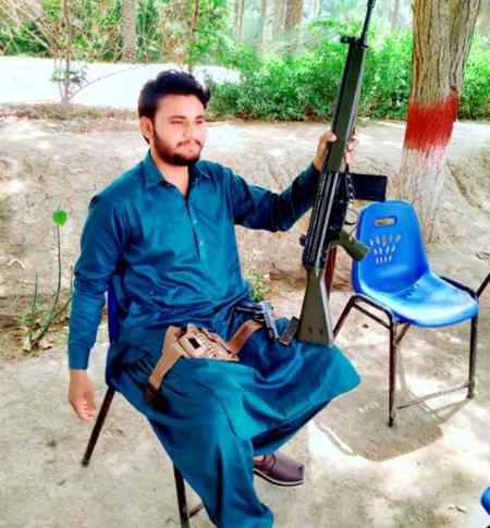*گاوں کی کھلی زمینوں میں جب بھی سرسوں کے پھول مہکیں*

تم ایسی رت میں سدا مرا __ انتظار کرنا __🥀
