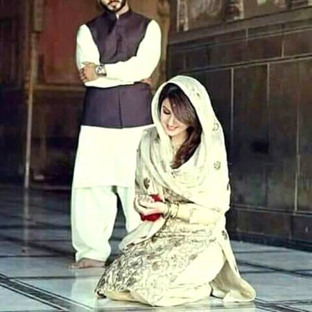 تماری دعا کيسے رد کی جاے گی 
تمارے ھاتھ ھی اتنے پيارے ھيں