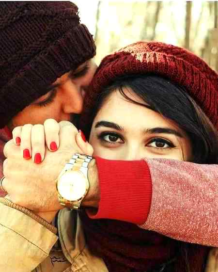 ﺍُﻥ ﮐﮯ ﺷﺎﻧﮯ ﭘﮧ ﺍﭘﻨﺎ ﺳﺮ ﺭﮐﮫ ﮐﺮ🙈
ﮨﻢ ﺑﮭﯽ ﻧﺨﺮﮮ ﮨﺰﺍﺭ ﮐﺮﻟﯿﺘﮯ ﮨﯿﮟ 🙈😍😍