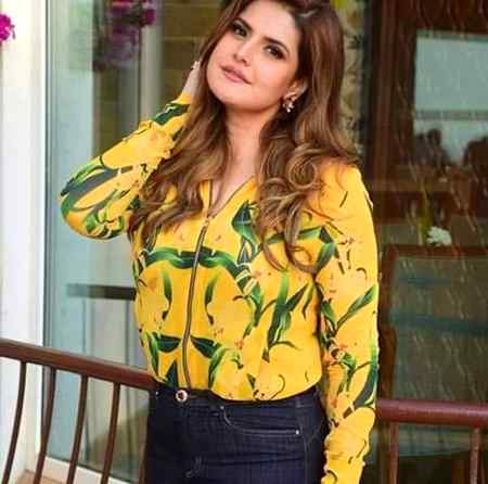 Zreen khan....