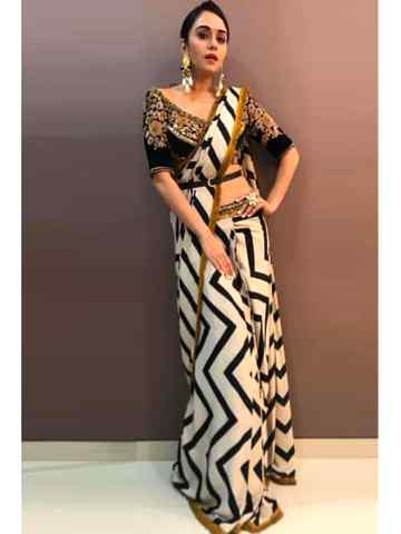 rashmi gupta.wearing.saree