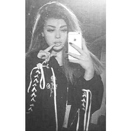 عید پھیکی لگ رہی ہے عشق کی تاثیر بھیج 
آ گلے مل یا لباس عید میں تصویر بھیج___