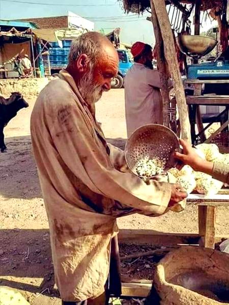 موت کا احترام برحق ہے
احترامِ حیات بھی تو کرو