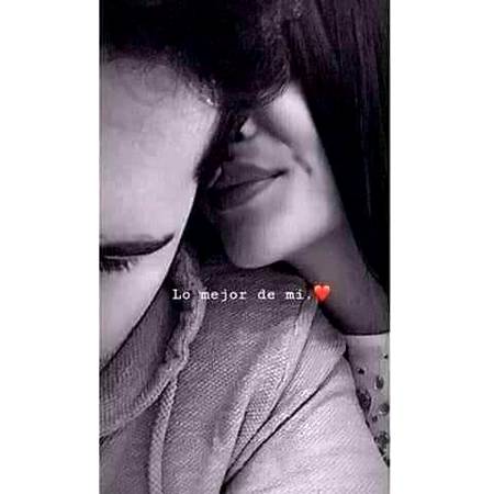 میں جذب کرلوں ساری تھکاوٹیں تیری
تو ایک بار میرے بازوؤں میں آ تو سہی😍
- H∆mzıı.. 🤹♂️�