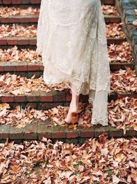 وہ کوئی اور نہ تھا چند خشک پتے تھے
شجر سے ٹوٹ کے جو فصل گل پہ روئے تھے

ابھی ابھی تمہیں سوچا تو کچھ نہ یاد آیا
ابھی ابھی تو ہم اک دوسرے سے بچھڑے تھے