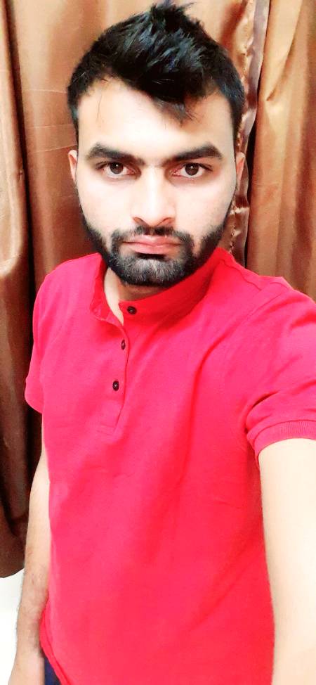 :
میں جہاں کا ستایا ہوا ہوں , غمگین اور بےقرار ہوں.”
تو ایک نگاه کے لطف سے,مری شام کو سحر کر دے.”