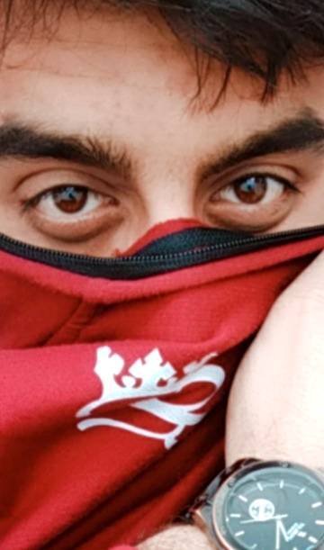 Eyes are very different sometimes. 🙁
We want to see something.🙄but they show something else. 😣😓