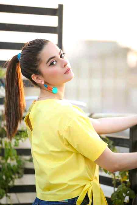 بھیڑ میں کھڑے ہونا🙎پسند نہیں مجھے🤗بھیڑ جس کے لئیے کھڑی⁦✌️⁩ہو وہ بننا ہے مجھے⁦✌️😎👉